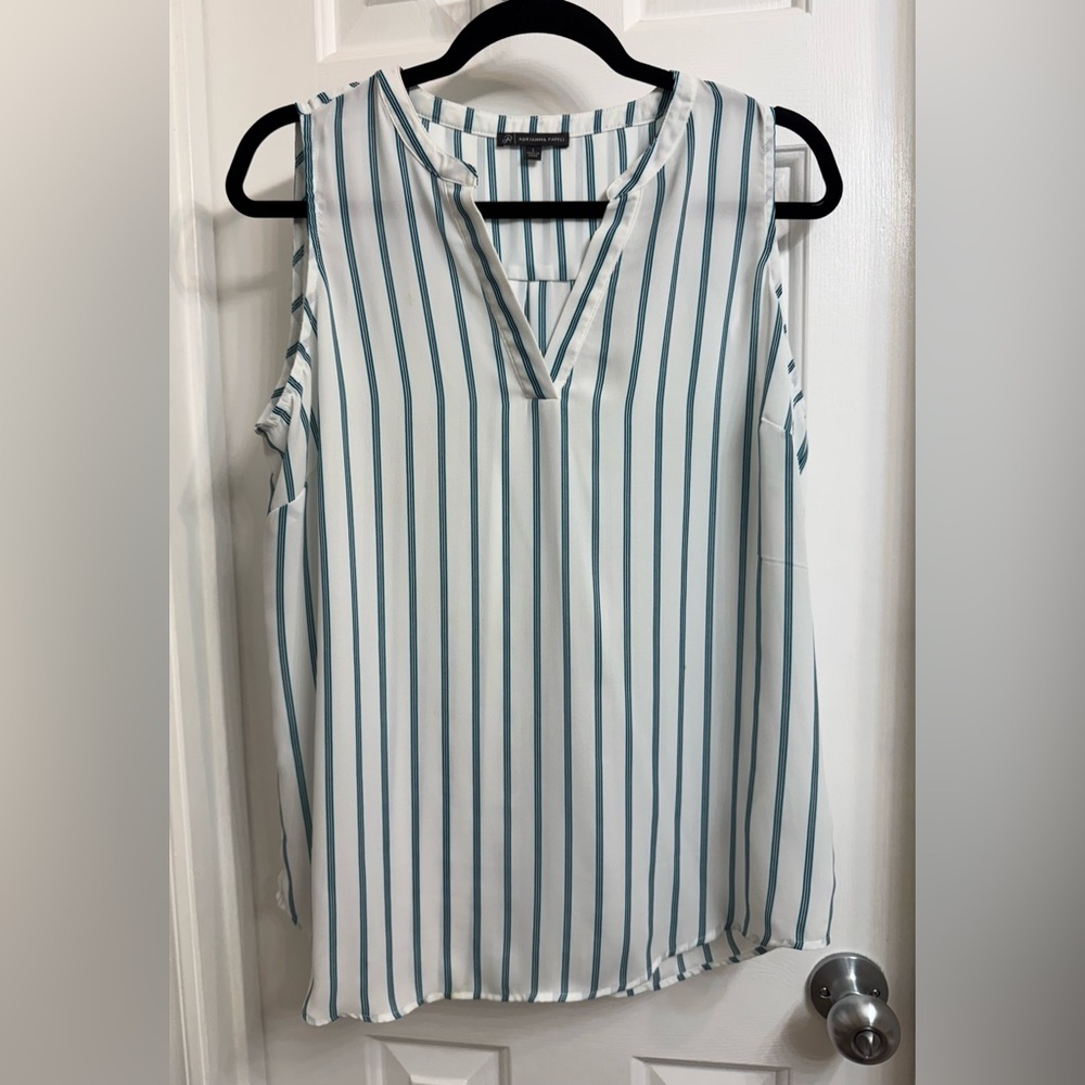 Adrianna Papell White & Blue Striped Sleeveless V-Neck Blouse, Size Large